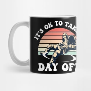 Retro Astronaut Vintage Relax Day Off Mug